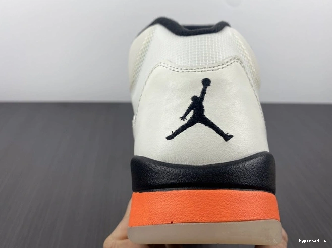 5 Total Orange DC1060-100 Retro Jordan 0802